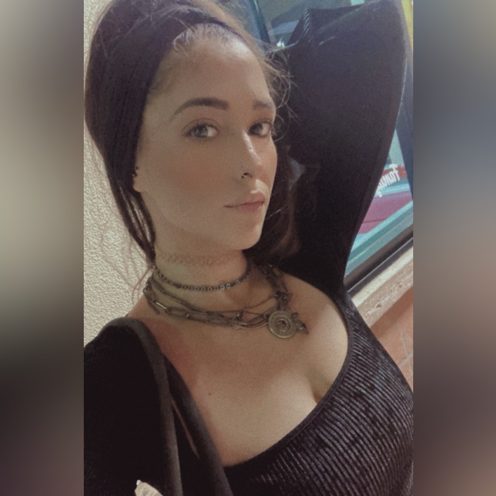 Meet your Posher, Marcela